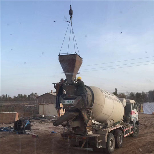 松滋市“精准瞄准”—— 吊车的 “定位导航” 技术